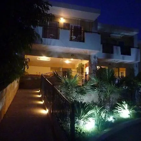 Bella Casita Family Apts Hotel